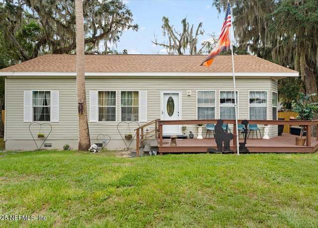 Property at 104 Orange St, East Palatka, FL 32131, 3 beds, 2 baths