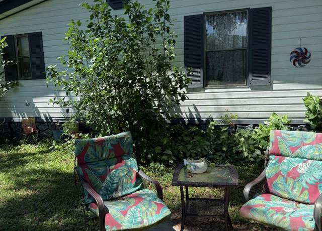 Property at 226 Clearwater Rd, Satsuma, FL 32189, 3 beds, 2 baths