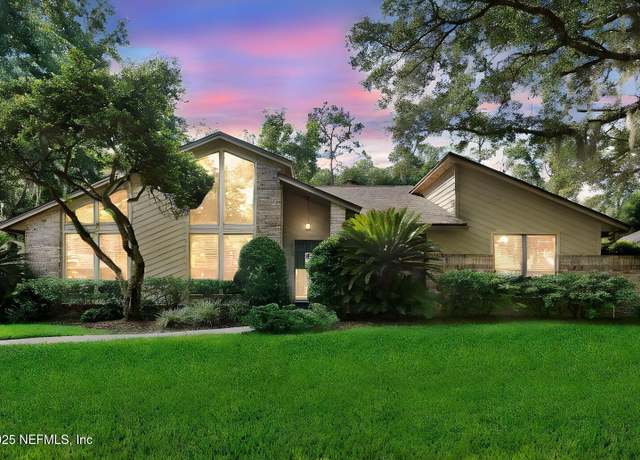Property at 1076 Mainsail Ln, St. Johns, FL 32259, 4 beds, 2.5 baths