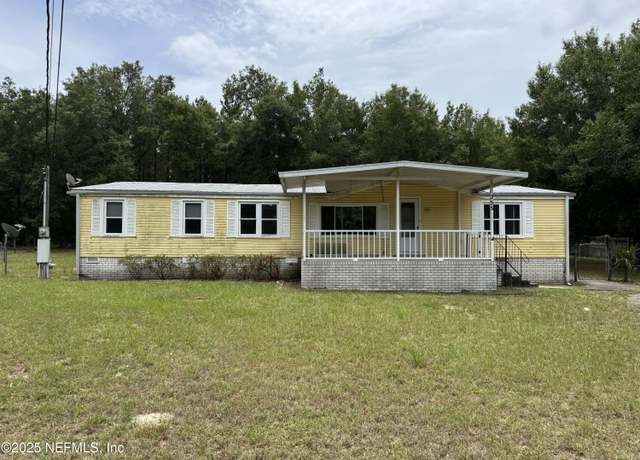 Property at 355 Hickory Nut Trl, Satsuma, FL 32189, 3 beds, 2 baths