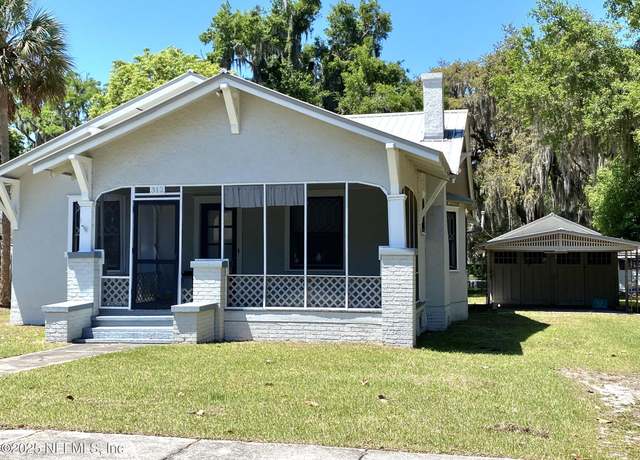 Property at 312 Oak St, Crescent City, FL 32112, 3 beds, 2 baths
