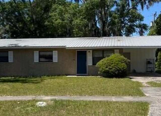 Property at 2418 Husson Ave, Palatka, FL 32177, 3 beds, 2 baths