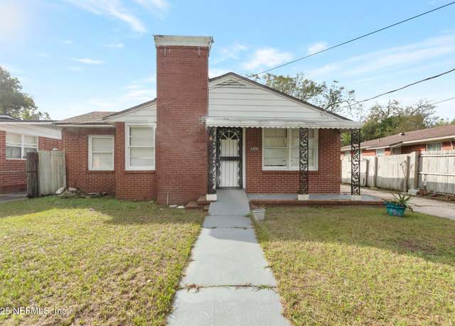 Property at 1478 W 11th St, Jacksonville, FL 32209, 4 beds, 2 baths