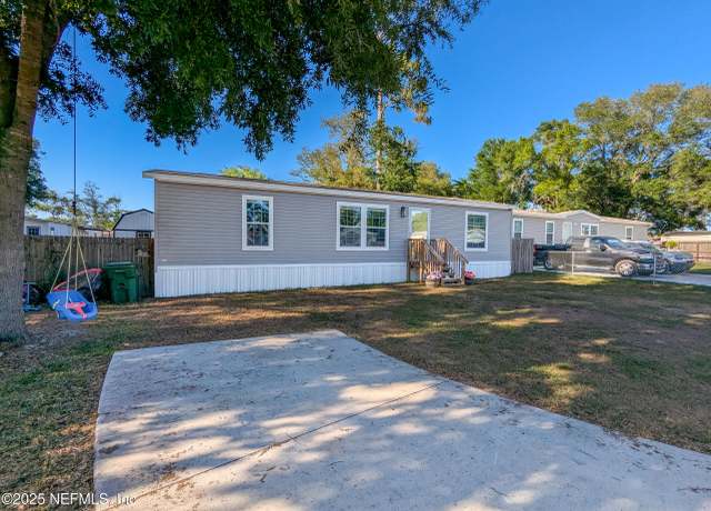 Property at 6006 E 6th Mnr, Palatka, FL 32177, 3 beds, 2 baths