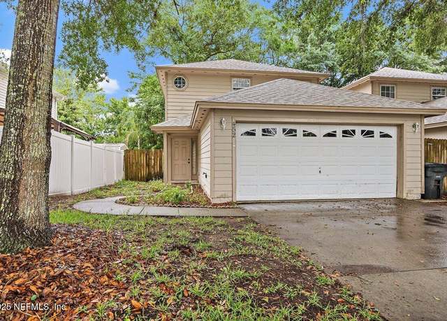 Property at 452 Dutton Island Rd W, Atlantic Beach, FL 32233, 3 beds, 2.5 baths
