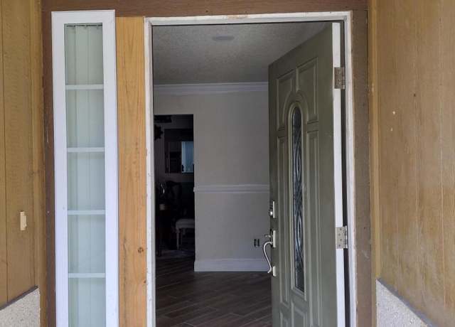 Property at 7473 Countryman Ln, Jacksonville, FL 32244, 3 beds, 2 baths