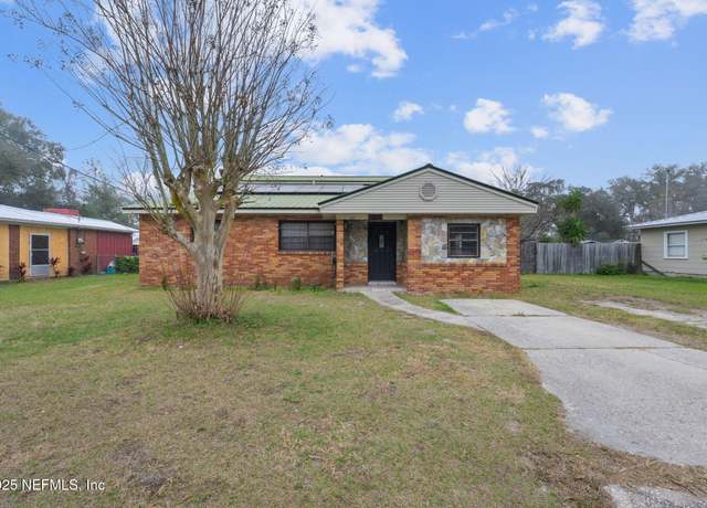 Property at 2606 Silver Lake Dr, Palatka, FL 32177, 5 beds, 2 baths