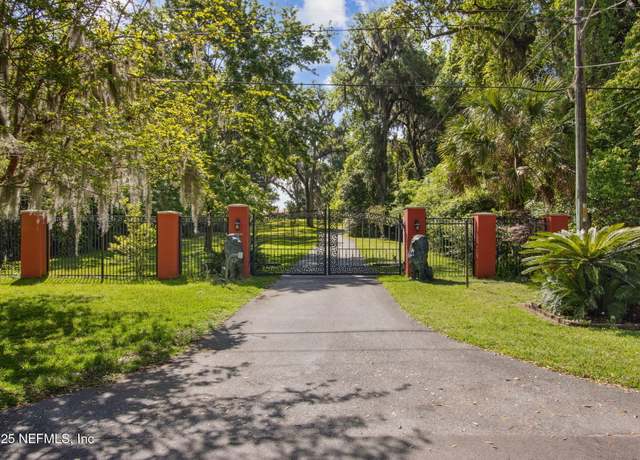 Property at 2703 Holly Point Rd E, Orange Park, FL 32073, 5 beds, 6 baths