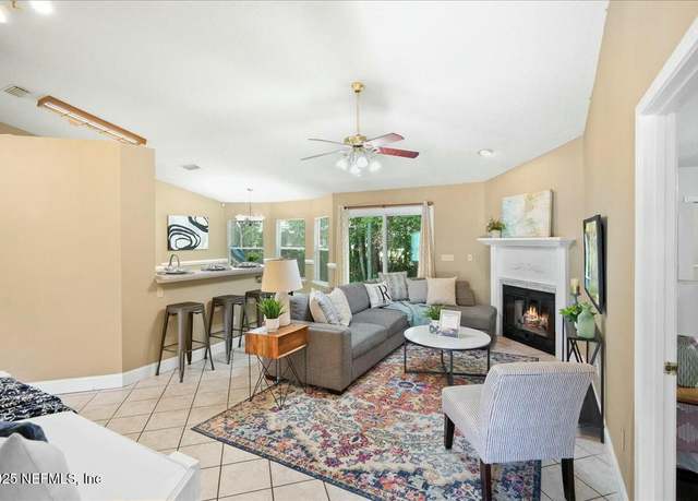 Property at 7810 Morgan Hill Ct, Jacksonville, FL 32216, 3 beds, 2 baths