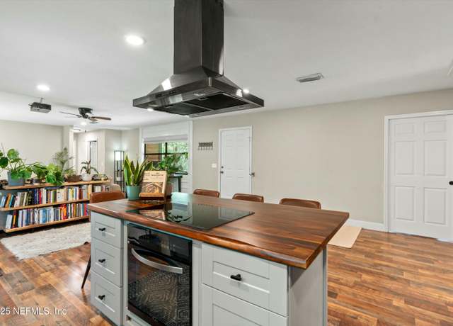 Property at 7740 Durrance Rd, Jacksonville, FL 32244, 3 beds, 2 baths