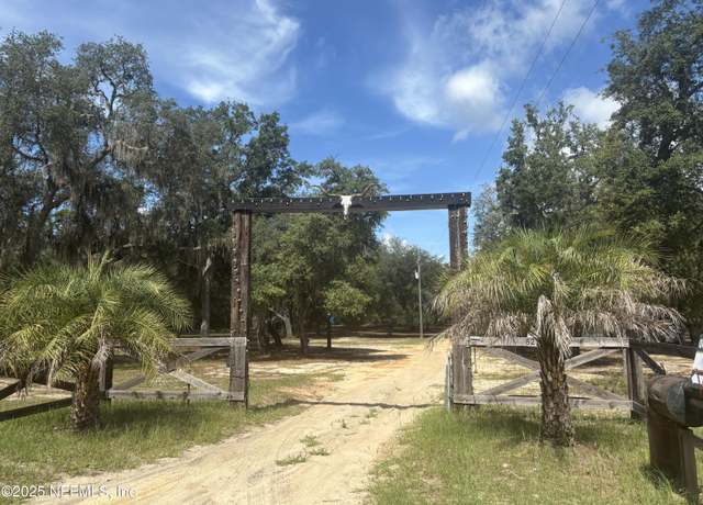 Property at 5270 Almond Ct, Keystone Heights, FL 32656, 3 beds, 2 baths