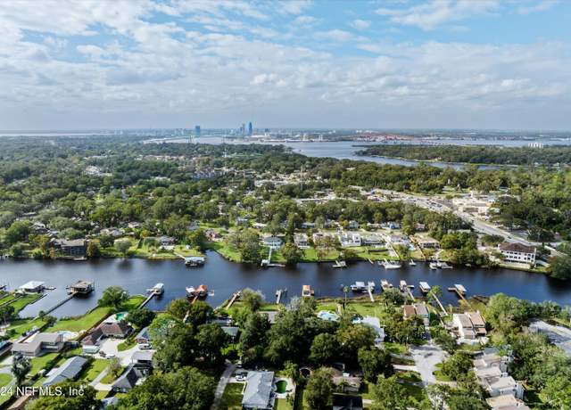 Property at 6211 River Glen Ln, Jacksonville, FL 32216, 4 beds, 3.5 baths