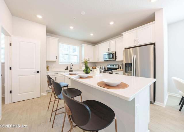 Property at 163 Barstow Pl #69, Jacksonville, FL 32204, 2 beds, 2.5 baths