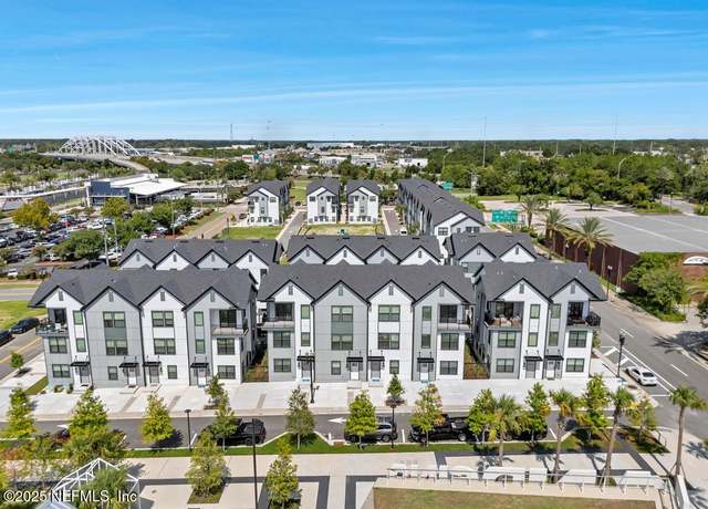 Property at 171 Barstow Pl #71, Jacksonville, FL 32204, 3 beds, 3.5 baths