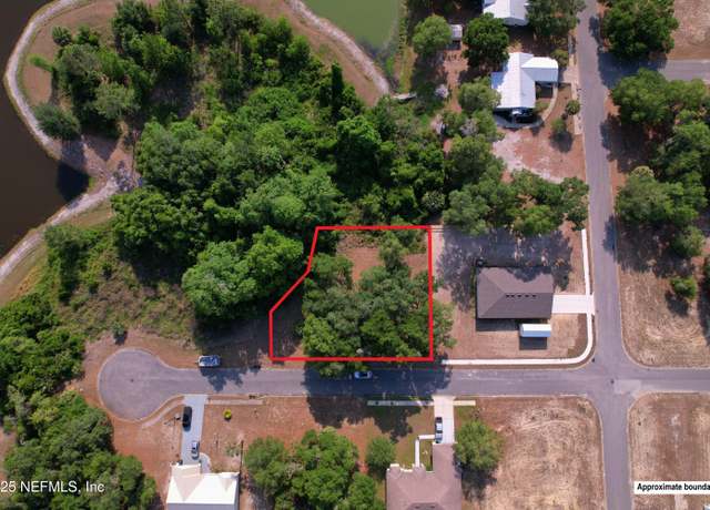 Property at 204 Village Dr, Welaka, FL 32193