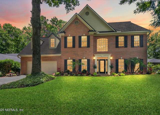 Property at 11921 Loretto Square Dr S, Jacksonville, FL 32223, 5 beds, 2.5 baths