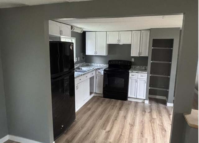 Property at 5215 Amazon Ave, Jacksonville, FL 32254, 3 beds, 2 baths
