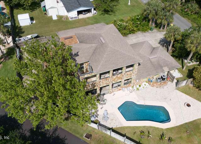 Property at 423 St Augustine Blvd, Jacksonville Beach, FL 32250, 5 beds, 3.5 baths