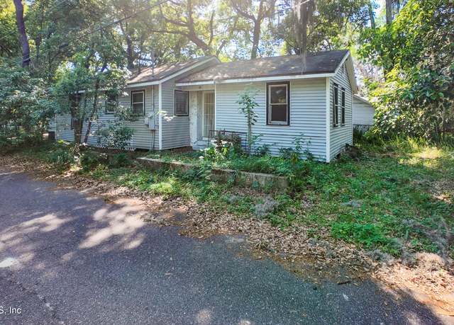 Property at 6630 Hooper St, Jacksonville, FL 32208, 3 beds, 1 bath