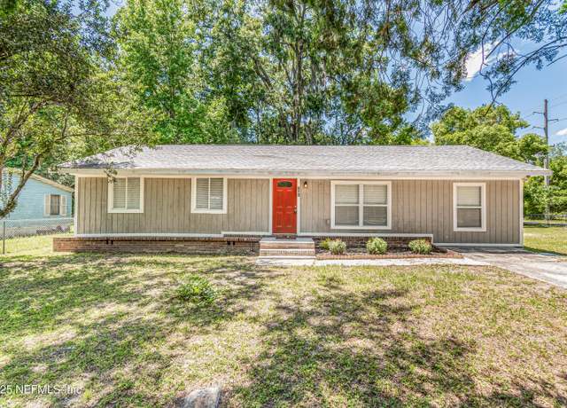 Property at 610 S 9th St, Macclenny, FL 32063, 4 beds, 1.5 baths