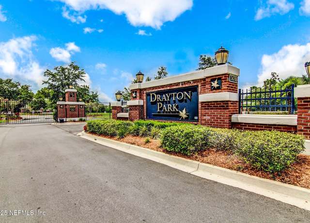 Property at 8416 Thornbush Ct, Jacksonville, FL 32216, 2 beds, 2.5 baths