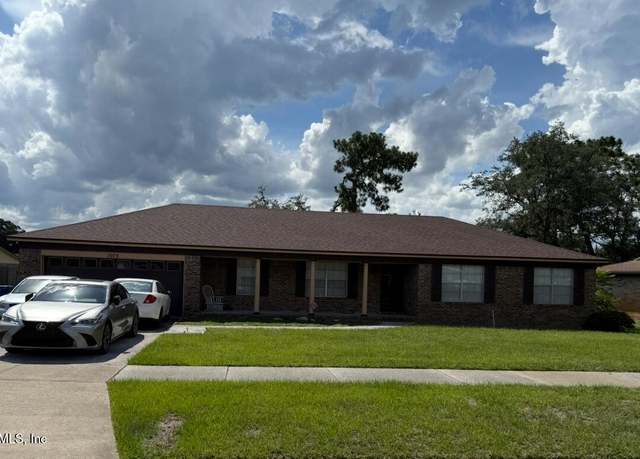 Property at 3976 Raintree Rd, Jacksonville, FL 32277, 3 beds, 2 baths