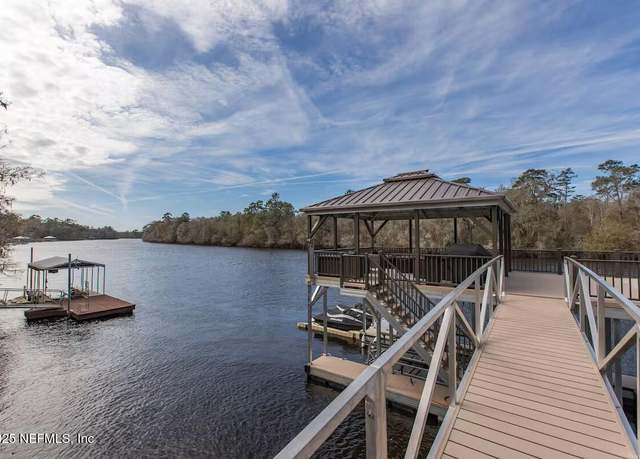 Property at 9839 NW 38th Ter, Branford, FL 32008, 3 beds, 2.5 baths