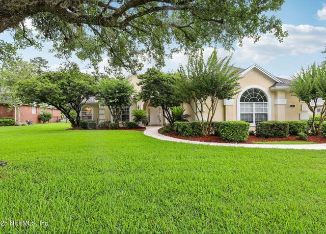 Property at 641 Thornwood Ln, Orange Park, FL 32073, 4 beds, 3 baths