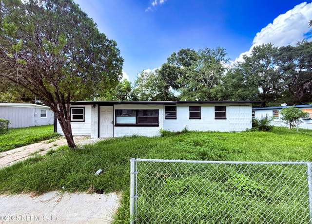 Property at 3025 W 5th St, Jacksonville, FL 32254, 5 beds, 2 baths