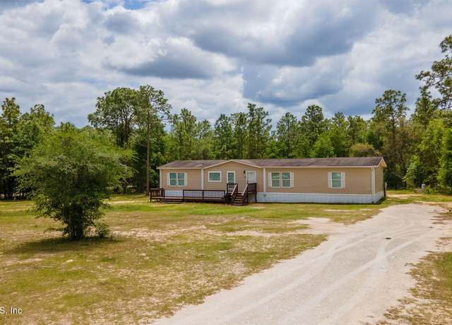 Property at 105 Torres Rd, Hawthorne, FL 32640, 4 beds, 2 baths