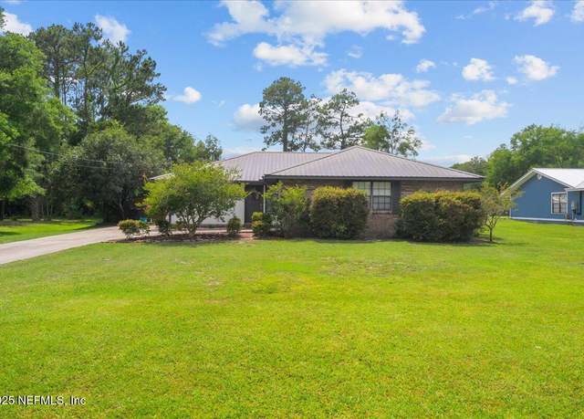 Property at 119 Pine Oak Dr, Palatka, FL 32177, 3 beds, 2 baths