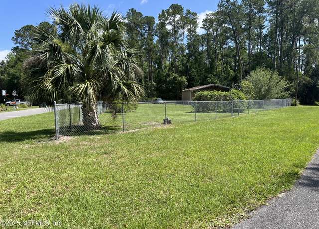 Property at 112 Park Dr, Satsuma, FL 32189