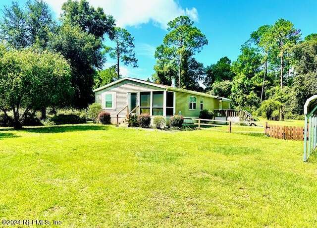 Property at 201 Plumosa Dr, Georgetown, FL 32139, 3 beds, 2 baths