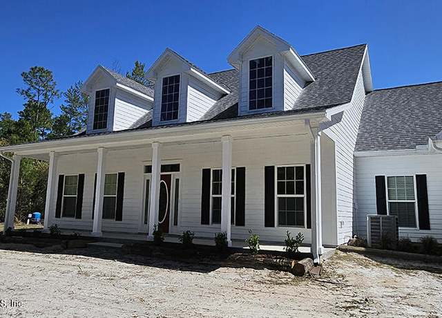 Property at 200 Mockingbird Ct, Georgetown, FL 32139, 4 beds, 3.5 baths