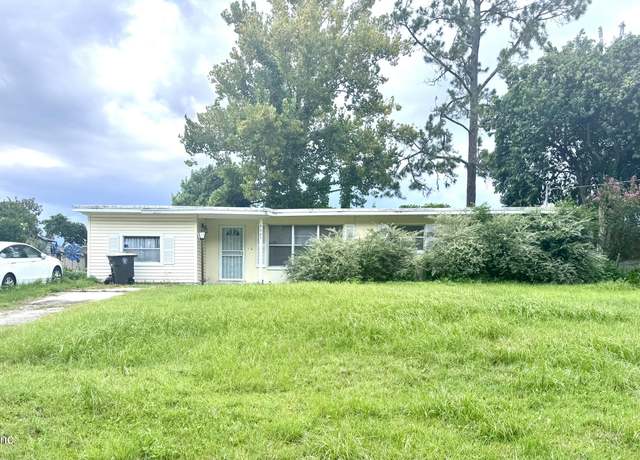 Property at 8045 Delaroche Dr, Jacksonville, FL 32210, 3 beds, 2 baths