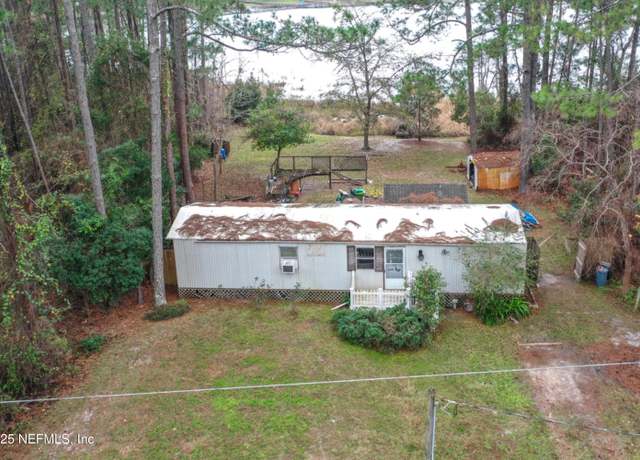 Property at 133 Mullis Ave, Interlachen, FL 32148, 2 beds, 1 bath