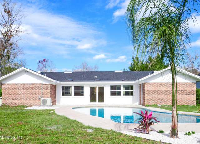 Property at 684 Morgan Cir S, Orange Park, FL 32073, 4 beds, 3 baths