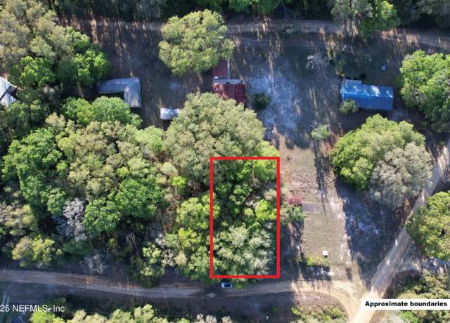 Property at 119 Robert Ave, Interlachen, FL 32148
