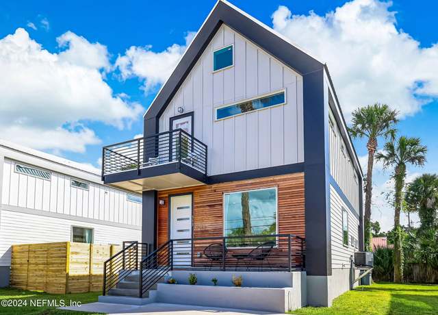 Property at 313 Riberia St, St. Augustine, FL 32084, 2 beds, 2.5 baths
