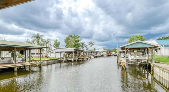 Photo of 94 Happiness Dr, Welaka, FL 32193