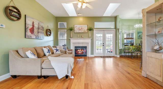 Photo of 6684 Beatrix Dr, Jacksonville, FL 32226