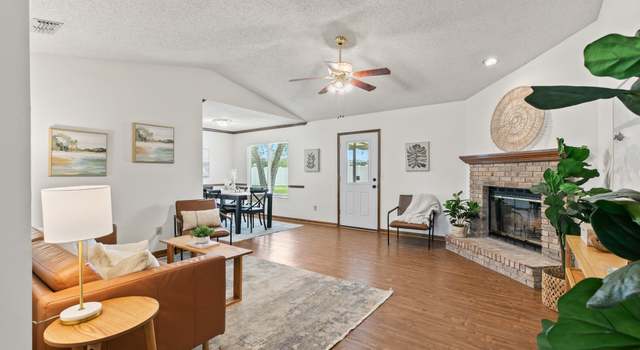 Photo of 8829 Rose Hill Dr N, Jacksonville, FL 32221