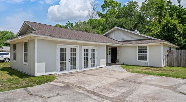 Photo of 8265 Lake Woodbourne Dr E, Jacksonville, FL 32217