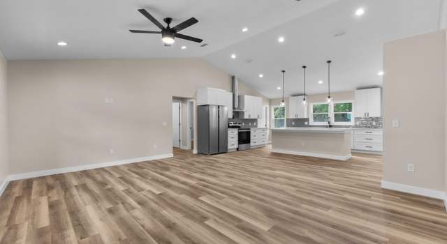 Photo of 109 Ridge Ave, Crescent City, FL 32112