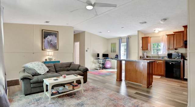 Photo of 6387 Sundown Dr, Jacksonville, FL 32244