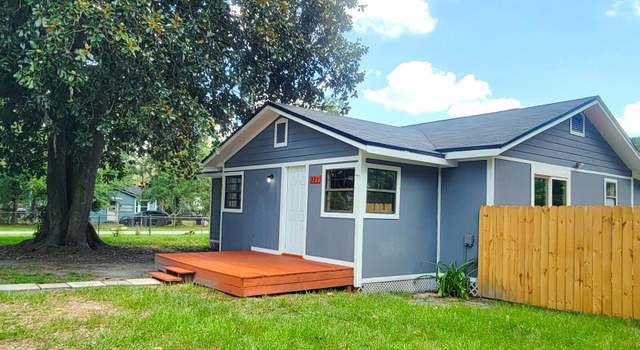 Property at 321 Jackson Ave N, Jacksonville, FL 32220, 3 beds, 2 baths