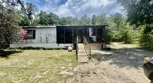Photo of 626 Dawn Ave, Interlachen, FL 32148