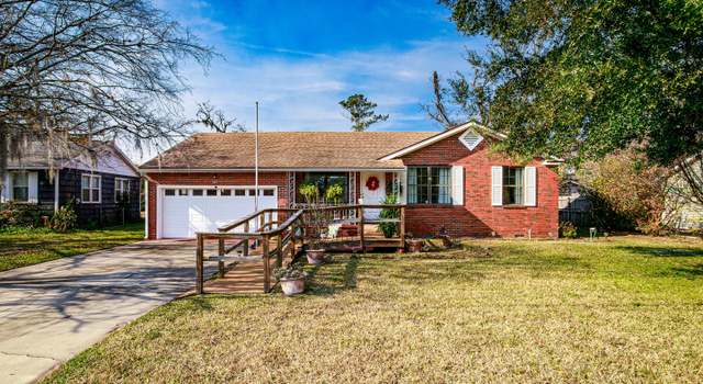 Photo of 243 Bon Air Dr, Jacksonville, FL 32218
