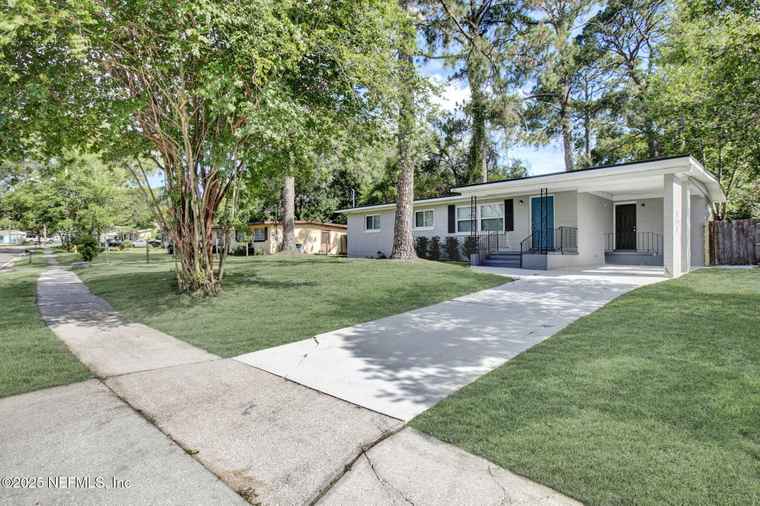 Photo of 2333 Palmdale St Jacksonville, FL 32208