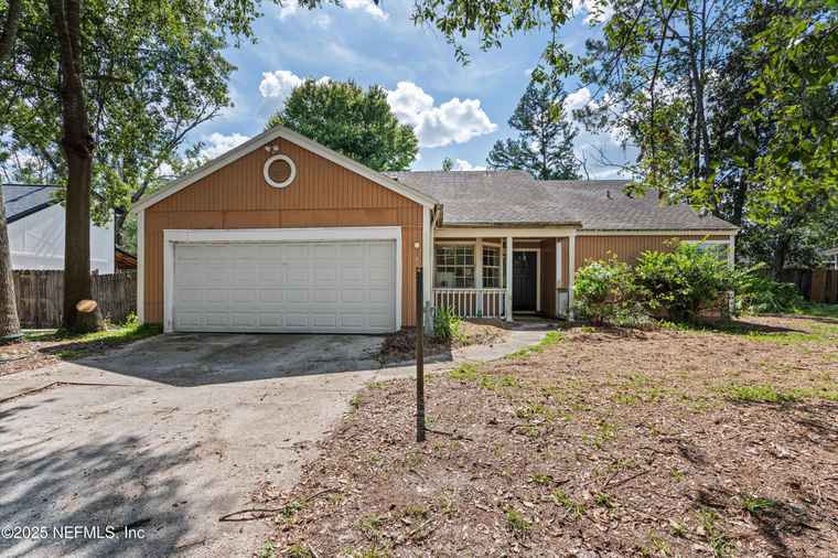 Photo of 8182 Loch Lomond Ln Jacksonville, FL 32244